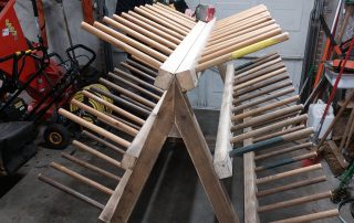 Hout: laarzenrek voor onze eigen tuinderij