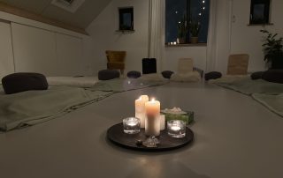 Ervaar diepe ontspanning en verbinding tijdens een ademsessie bij Hoeve Land in Zicht, Amersfoort-Vathorst. Laat spanning los, hervind je energie en open je hart in een veilige, liefdevolle omgeving met ervaren begeleiding. Slechts 10 plekken beschikbaar! Reserveer nu via www.monkeymindmassage.nl.