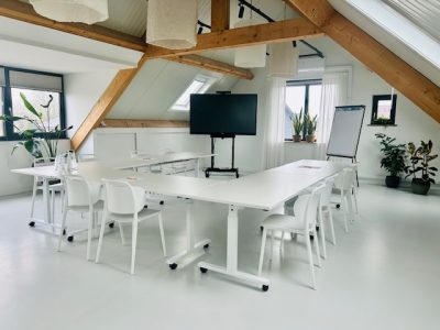 Op zoek naar zaalhuur in Amersfoort? Land in Zicht biedt duurzame en inspirerende ruimtes voor vergaderingen, workshops en feesten. Ontdek de mogelijkheden!