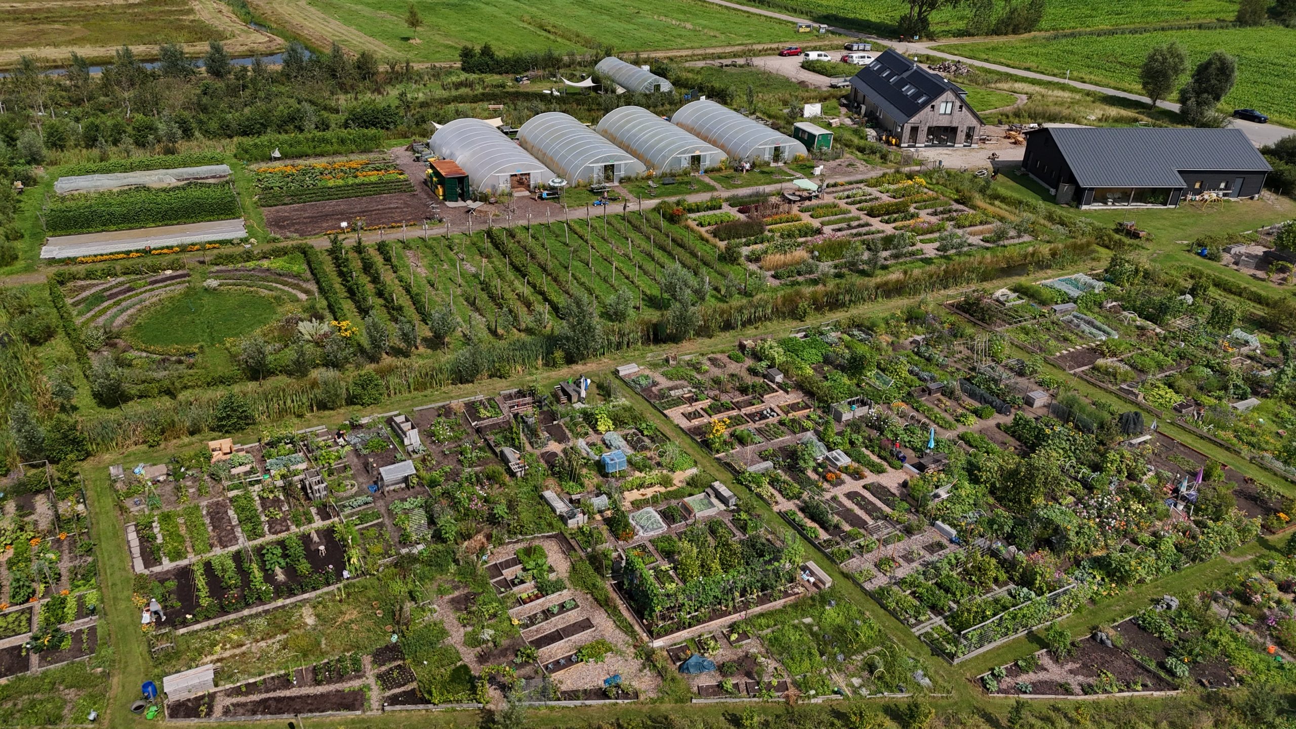 Tuinpark Laakzijde Land in Zicht ligt op Tuinpark Laakzijde in Amersfoort Vathorst.