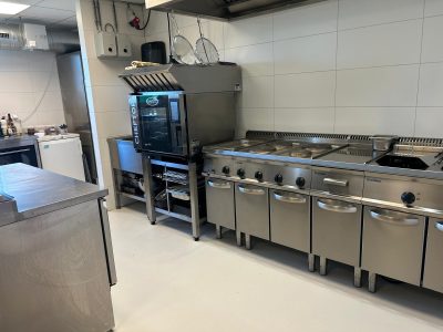 Professionele Keuken huren Amersfoort Voor kookworkshops, catering of een culinair teamuitje Een keuken met alles wat je nodig hebt.