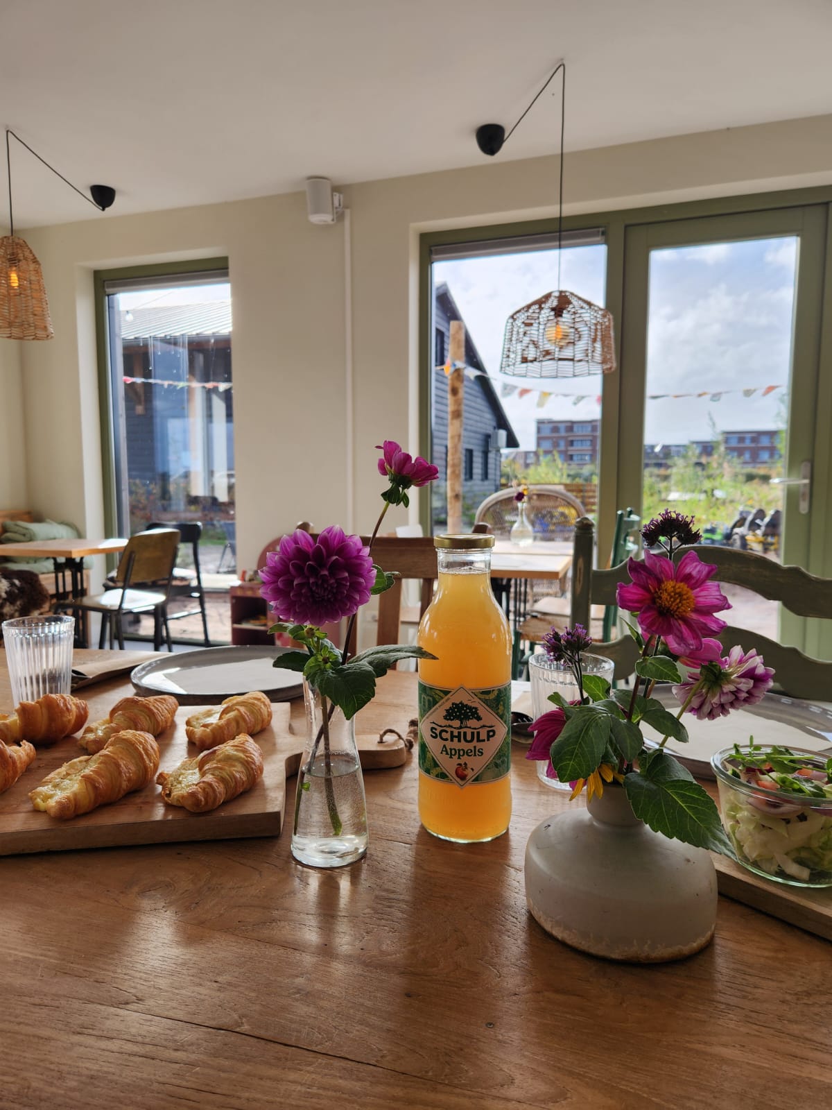 Theehuis ruimte huren met catering in Amersfoort? Wij staan klaar om in onze keuken lokaal lekkers voor jullie klaar te maken.