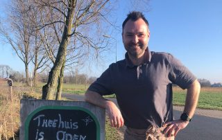 In dit interview met Martin, begeleider van het Theehuis bij Land in Zicht vertelt hij over zijn weg van kok naar coach en wat het werken met mensen zo bijzonder maakt.