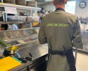 Vacature keuken assistent in Amersfoort. Zoek jij een leuke zaterdagbaan? Werk mee in ons Theehuis en leer koken met verse, lokale ingrediënten.
